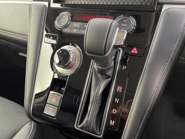 三菱 デリカＤ：５ シャモニー 愛知県 2025(令7)年 0.1千km ブラックダイヤモンド e-Assist/・衝突軽減ブレーキ/・車線逸脱警告/・レーダークルーズコントロール/・オートハイビーム/・誤発進抑制機能/・後側方車両検知警報/・レーンチェンジアシスト/・後退時交差車両検知警報/全方位カメラ/純正アルミホイール(ブラック塗装)/スマートキー/プッシュスタート/パワーシート/シートヒーター/ステアリングヒーター/パワーバックドア/両側パワースライドドア/LEDヘッドライト/ハーフレザーシート