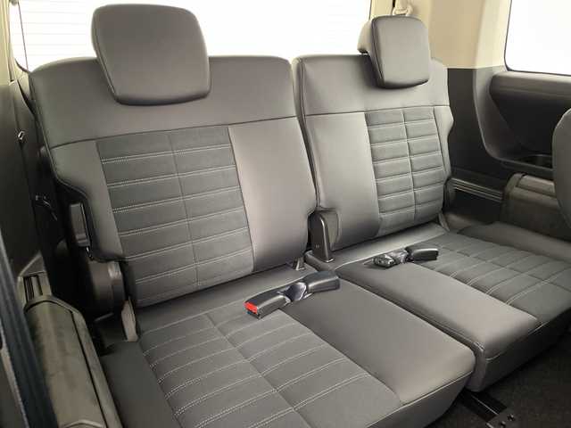 三菱 デリカＤ：５ シャモニー 愛知県 2025(令7)年 0.1千km ブラックダイヤモンド e-Assist/・衝突軽減ブレーキ/・車線逸脱警告/・レーダークルーズコントロール/・オートハイビーム/・誤発進抑制機能/・後側方車両検知警報/・レーンチェンジアシスト/・後退時交差車両検知警報/全方位カメラ/純正アルミホイール(ブラック塗装)/スマートキー/プッシュスタート/パワーシート/シートヒーター/ステアリングヒーター/パワーバックドア/両側パワースライドドア/LEDヘッドライト/ハーフレザーシート