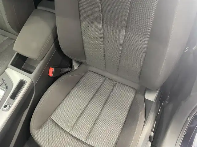 アウディ Ａ４ アバント 2．0 TFSI 群馬県 2017(平29)年 2.5万km 青 スマートキー /禁煙車/パノラマSR/純正ナビ/ACC/バックカメラ /コーナーセンサー/フルセグTV/ETC2.0/AUX/BT/USB/D/Nパワーシート /純正フロアマット/純正16インチAW/オートハイビーム/WAC/電動リアゲート