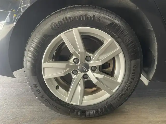 アウディ Ａ４ アバント 2．0 TFSI 群馬県 2017(平29)年 2.5万km 青 スマートキー /禁煙車/パノラマSR/純正ナビ/ACC/バックカメラ /コーナーセンサー/フルセグTV/ETC2.0/AUX/BT/USB/D/Nパワーシート /純正フロアマット/純正16インチAW/オートハイビーム/WAC/電動リアゲート