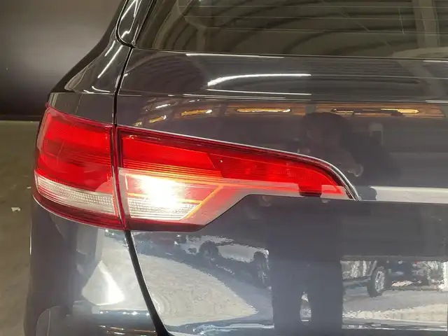 アウディ Ａ４ アバント 2．0 TFSI 群馬県 2017(平29)年 2.5万km 青 スマートキー /禁煙車/パノラマSR/純正ナビ/ACC/バックカメラ /コーナーセンサー/フルセグTV/ETC2.0/AUX/BT/USB/D/Nパワーシート /純正フロアマット/純正16インチAW/オートハイビーム/WAC/電動リアゲート