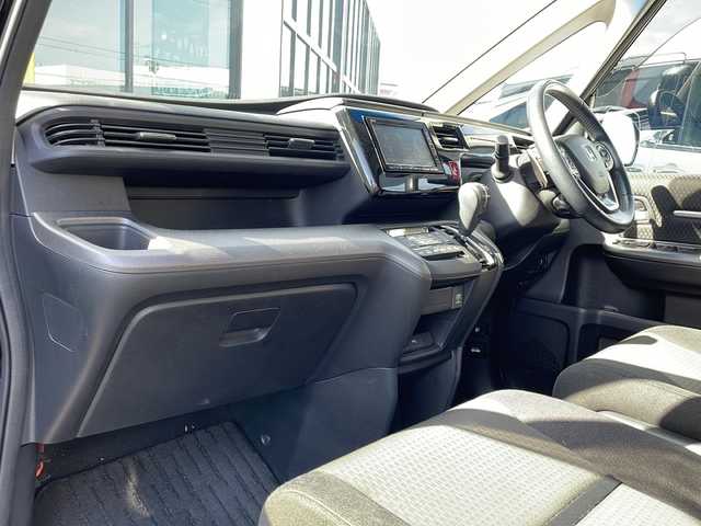 ホンダ ステップワゴン スパーダ ホンダセンシング 長野県 2020(令2)年 2.9万km プレミアムスパークルブラックパール 禁煙車/純正ナビ【VXM-204VFi】/(CD/DVD/フルセグTV/Bluetooth)/ホンダセンシング/・衝突軽減ブレーキ/・誤発進抑制機能/・歩行者事故低減ステアリング/・路外逸脱抑制機能/・追従機能付アダプティブクルーズコントロール/・車線維持支援システム/・先行車発進お知らせ機能/・標識認識機能/バックカメラ/ビルトインETC2.0/両側パワースライドドア/革巻きステアリング/パドルシフト/ステアリングスイッチ/アイドリングストップ/LEDヘッドライト/フォグランプ/オートライト/スマートキー/Pスタート/電動格納ミラー/純正16インチAW/純正フロアマット