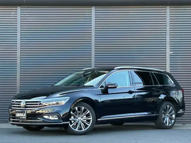 フォルクスワーゲン ＶＷ パサート ヴァリアント TDIエレガンス アドバンス 茨城県 2021(令3)年 5.3万km ディープブラックパールエフェクト 黒革 /シートヒーター /エアシ-ト /パワーシート/LEDマトリックス /ダイナミックターンインジケーター/ダイナミックコーナリングライト/HUD /デジタルメ-タ-クラスタ- /Discover Pro /BT/USB/CarPlay /PWテ-ルゲ-ト /オ-ルインSFT /アラウンドビュ-カメラ /ACC /LKA /LCA /パ-クアシスト /リヤトラフィックアラ-ト /ETC2.0/パドルシフト/ルーフレール/前後ドラレコ/禁煙車