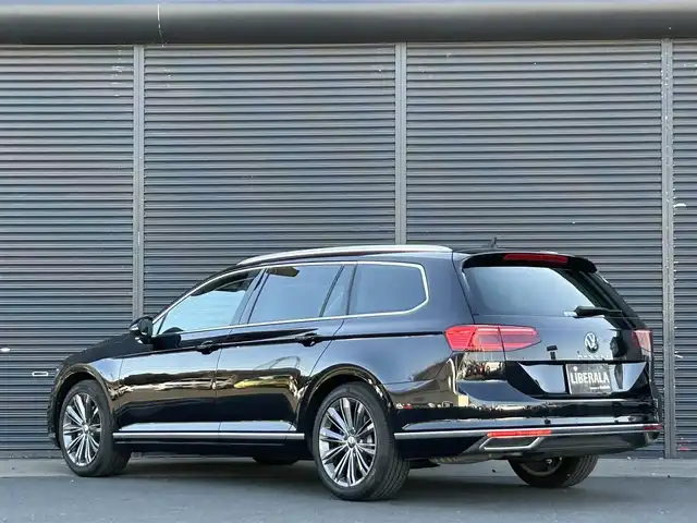 フォルクスワーゲン ＶＷ パサート ヴァリアント TDIエレガンス アドバンス 茨城県 2021(令3)年 5.3万km ディープブラックパールエフェクト 黒革 /シートヒーター /エアシ-ト /パワーシート/LEDマトリックス /ダイナミックターンインジケーター/ダイナミックコーナリングライト/HUD /デジタルメ-タ-クラスタ- /Discover Pro /BT/USB/CarPlay /PWテ-ルゲ-ト /オ-ルインSFT /アラウンドビュ-カメラ /ACC /LKA /LCA /パ-クアシスト /リヤトラフィックアラ-ト /ETC2.0/パドルシフト/ルーフレール/前後ドラレコ/禁煙車