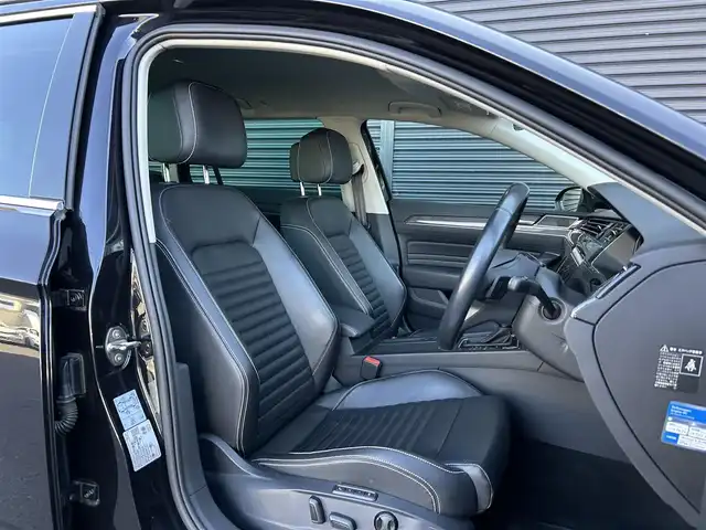 フォルクスワーゲン ＶＷ パサート ヴァリアント TDIエレガンス アドバンス 茨城県 2021(令3)年 5.3万km ディープブラックパールエフェクト 黒革 /シートヒーター /エアシ-ト /パワーシート/LEDマトリックス /ダイナミックターンインジケーター/ダイナミックコーナリングライト/HUD /デジタルメ-タ-クラスタ- /Discover Pro /BT/USB/CarPlay /PWテ-ルゲ-ト /オ-ルインSFT /アラウンドビュ-カメラ /ACC /LKA /LCA /パ-クアシスト /リヤトラフィックアラ-ト /ETC2.0/パドルシフト/ルーフレール/前後ドラレコ/禁煙車