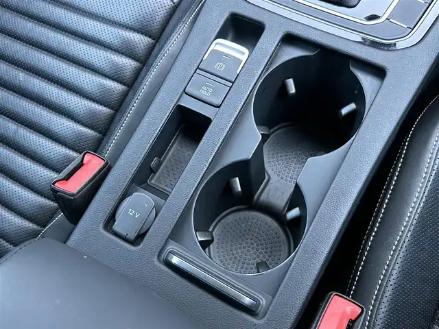 フォルクスワーゲン ＶＷ パサート ヴァリアント TDIエレガンス アドバンス 茨城県 2021(令3)年 5.3万km ディープブラックパールエフェクト 黒革 /シートヒーター /エアシ-ト /パワーシート/LEDマトリックス /ダイナミックターンインジケーター/ダイナミックコーナリングライト/HUD /デジタルメ-タ-クラスタ- /Discover Pro /BT/USB/CarPlay /PWテ-ルゲ-ト /オ-ルインSFT /アラウンドビュ-カメラ /ACC /LKA /LCA /パ-クアシスト /リヤトラフィックアラ-ト /ETC2.0/パドルシフト/ルーフレール/前後ドラレコ/禁煙車