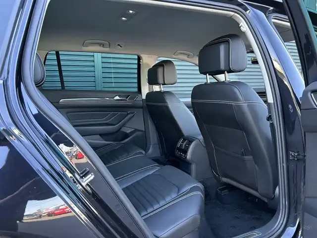 フォルクスワーゲン ＶＷ パサート ヴァリアント TDIエレガンス アドバンス 茨城県 2021(令3)年 5.3万km ディープブラックパールエフェクト 黒革 /シートヒーター /エアシ-ト /パワーシート/LEDマトリックス /ダイナミックターンインジケーター/ダイナミックコーナリングライト/HUD /デジタルメ-タ-クラスタ- /Discover Pro /BT/USB/CarPlay /PWテ-ルゲ-ト /オ-ルインSFT /アラウンドビュ-カメラ /ACC /LKA /LCA /パ-クアシスト /リヤトラフィックアラ-ト /ETC2.0/パドルシフト/ルーフレール/前後ドラレコ/禁煙車