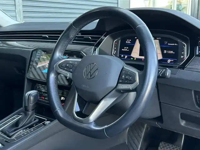 フォルクスワーゲン ＶＷ パサート ヴァリアント TDIエレガンス アドバンス 茨城県 2021(令3)年 5.3万km ディープブラックパールエフェクト 黒革 /シートヒーター /エアシ-ト /パワーシート/LEDマトリックス /ダイナミックターンインジケーター/ダイナミックコーナリングライト/HUD /デジタルメ-タ-クラスタ- /Discover Pro /BT/USB/CarPlay /PWテ-ルゲ-ト /オ-ルインSFT /アラウンドビュ-カメラ /ACC /LKA /LCA /パ-クアシスト /リヤトラフィックアラ-ト /ETC2.0/パドルシフト/ルーフレール/前後ドラレコ/禁煙車