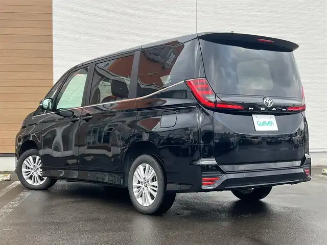 トヨタ ノア S－Z 秋田県 2024(令6)年 1.9万km アティチュードブラックマイカ ４WD/衝突軽減システム/LEDヘッドライト/両側パワースライドドア/純正メモリナビ（DVD/CD/BT/AM/FM）/フルセグ（走行中視聴不可能）/バックカメラ/トヨタ純正１６インチアルミ（夏タイヤ装着）/スマートキー/アイドリングストップ/プッシュスタート/クルーズコントロール追従走行あり/MTモード付AT/オートマチックハイビーム/コーナーセンサー/レーントレーシングアシスト/ステアリングスイッチ/前席シートヒーター/電動パーキングブレーキ/オートブレーキホールド機能/ビルトインETC/社外フロアマット/オートライト/ダブルオートエアコン/パワーステアリング/パワーウィンドウ/ヘッドライトレベライザー/横滑り防止/盗難防止装置/寒冷地仕様/電動格納ウィンカーミラー/保証書/取扱説明書/記録簿/スペアキー×１
