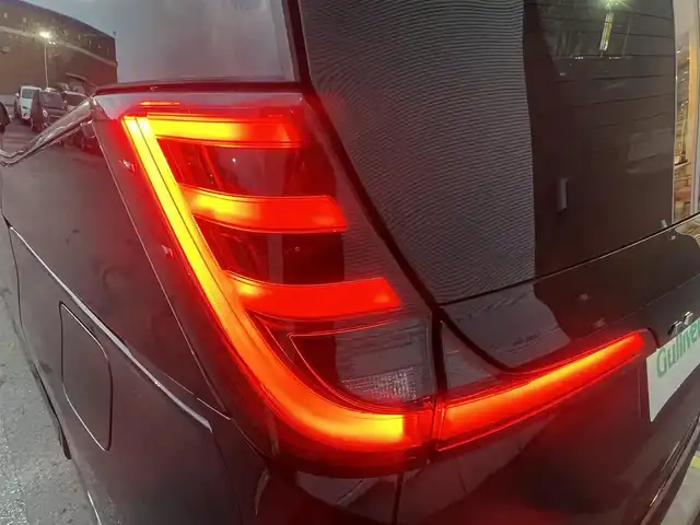 トヨタ ノア S－Z 秋田県 2024(令6)年 1.9万km アティチュードブラックマイカ ４WD/衝突軽減システム/LEDヘッドライト/両側パワースライドドア/純正メモリナビ（DVD/CD/BT/AM/FM）/フルセグ（走行中視聴不可能）/バックカメラ/トヨタ純正１６インチアルミ（夏タイヤ装着）/スマートキー/アイドリングストップ/プッシュスタート/クルーズコントロール追従走行あり/MTモード付AT/オートマチックハイビーム/コーナーセンサー/レーントレーシングアシスト/ステアリングスイッチ/前席シートヒーター/電動パーキングブレーキ/オートブレーキホールド機能/ビルトインETC/社外フロアマット/オートライト/ダブルオートエアコン/パワーステアリング/パワーウィンドウ/ヘッドライトレベライザー/横滑り防止/盗難防止装置/寒冷地仕様/電動格納ウィンカーミラー/保証書/取扱説明書/記録簿/スペアキー×１