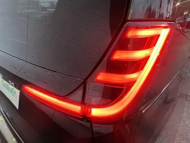 トヨタ ノア S－Z 秋田県 2024(令6)年 1.9万km アティチュードブラックマイカ ４WD/衝突軽減システム/LEDヘッドライト/両側パワースライドドア/純正メモリナビ（DVD/CD/BT/AM/FM）/フルセグ（走行中視聴不可能）/バックカメラ/トヨタ純正１６インチアルミ（夏タイヤ装着）/スマートキー/アイドリングストップ/プッシュスタート/クルーズコントロール追従走行あり/MTモード付AT/オートマチックハイビーム/コーナーセンサー/レーントレーシングアシスト/ステアリングスイッチ/前席シートヒーター/電動パーキングブレーキ/オートブレーキホールド機能/ビルトインETC/社外フロアマット/オートライト/ダブルオートエアコン/パワーステアリング/パワーウィンドウ/ヘッドライトレベライザー/横滑り防止/盗難防止装置/寒冷地仕様/電動格納ウィンカーミラー/保証書/取扱説明書/記録簿/スペアキー×１