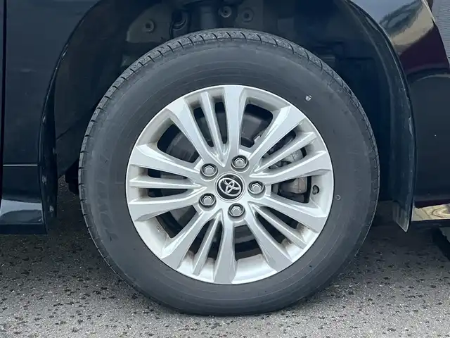 トヨタ ノア S－Z 秋田県 2024(令6)年 1.9万km アティチュードブラックマイカ ４WD/衝突軽減システム/LEDヘッドライト/両側パワースライドドア/純正メモリナビ（DVD/CD/BT/AM/FM）/フルセグ（走行中視聴不可能）/バックカメラ/トヨタ純正１６インチアルミ（夏タイヤ装着）/スマートキー/アイドリングストップ/プッシュスタート/クルーズコントロール追従走行あり/MTモード付AT/オートマチックハイビーム/コーナーセンサー/レーントレーシングアシスト/ステアリングスイッチ/前席シートヒーター/電動パーキングブレーキ/オートブレーキホールド機能/ビルトインETC/社外フロアマット/オートライト/ダブルオートエアコン/パワーステアリング/パワーウィンドウ/ヘッドライトレベライザー/横滑り防止/盗難防止装置/寒冷地仕様/電動格納ウィンカーミラー/保証書/取扱説明書/記録簿/スペアキー×１