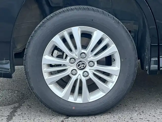 トヨタ ノア S－Z 秋田県 2024(令6)年 1.9万km アティチュードブラックマイカ ４WD/衝突軽減システム/LEDヘッドライト/両側パワースライドドア/純正メモリナビ（DVD/CD/BT/AM/FM）/フルセグ（走行中視聴不可能）/バックカメラ/トヨタ純正１６インチアルミ（夏タイヤ装着）/スマートキー/アイドリングストップ/プッシュスタート/クルーズコントロール追従走行あり/MTモード付AT/オートマチックハイビーム/コーナーセンサー/レーントレーシングアシスト/ステアリングスイッチ/前席シートヒーター/電動パーキングブレーキ/オートブレーキホールド機能/ビルトインETC/社外フロアマット/オートライト/ダブルオートエアコン/パワーステアリング/パワーウィンドウ/ヘッドライトレベライザー/横滑り防止/盗難防止装置/寒冷地仕様/電動格納ウィンカーミラー/保証書/取扱説明書/記録簿/スペアキー×１