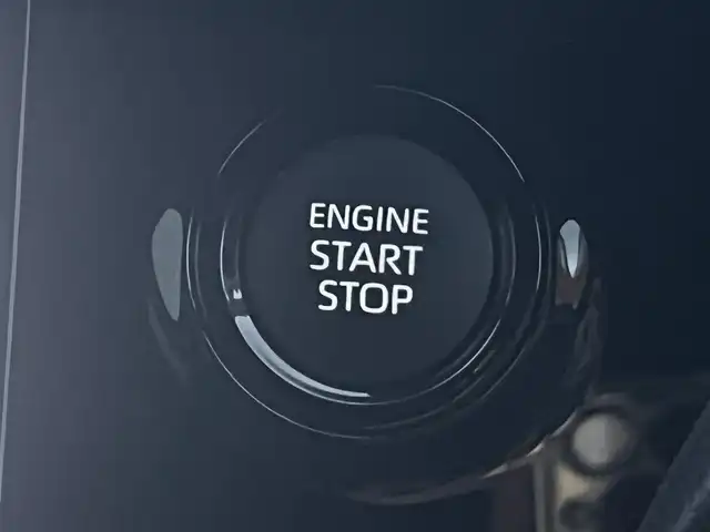 トヨタ ノア S－Z 秋田県 2024(令6)年 1.9万km アティチュードブラックマイカ ４WD/衝突軽減システム/LEDヘッドライト/両側パワースライドドア/純正メモリナビ（DVD/CD/BT/AM/FM）/フルセグ（走行中視聴不可能）/バックカメラ/トヨタ純正１６インチアルミ（夏タイヤ装着）/スマートキー/アイドリングストップ/プッシュスタート/クルーズコントロール追従走行あり/MTモード付AT/オートマチックハイビーム/コーナーセンサー/レーントレーシングアシスト/ステアリングスイッチ/前席シートヒーター/電動パーキングブレーキ/オートブレーキホールド機能/ビルトインETC/社外フロアマット/オートライト/ダブルオートエアコン/パワーステアリング/パワーウィンドウ/ヘッドライトレベライザー/横滑り防止/盗難防止装置/寒冷地仕様/電動格納ウィンカーミラー/保証書/取扱説明書/記録簿/スペアキー×１