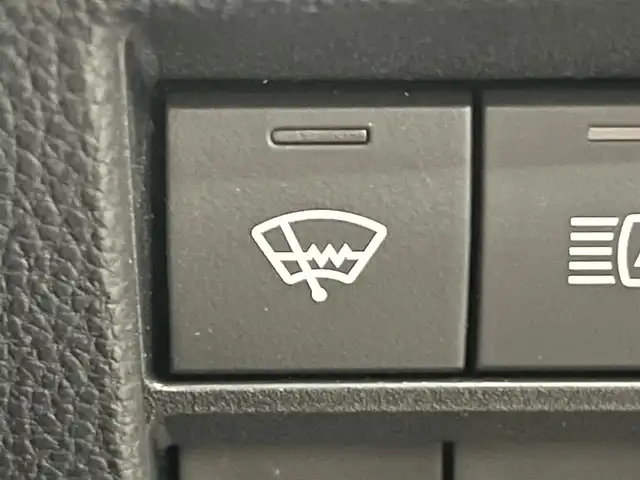 トヨタ ノア S－Z 秋田県 2024(令6)年 1.9万km アティチュードブラックマイカ ４WD/衝突軽減システム/LEDヘッドライト/両側パワースライドドア/純正メモリナビ（DVD/CD/BT/AM/FM）/フルセグ（走行中視聴不可能）/バックカメラ/トヨタ純正１６インチアルミ（夏タイヤ装着）/スマートキー/アイドリングストップ/プッシュスタート/クルーズコントロール追従走行あり/MTモード付AT/オートマチックハイビーム/コーナーセンサー/レーントレーシングアシスト/ステアリングスイッチ/前席シートヒーター/電動パーキングブレーキ/オートブレーキホールド機能/ビルトインETC/社外フロアマット/オートライト/ダブルオートエアコン/パワーステアリング/パワーウィンドウ/ヘッドライトレベライザー/横滑り防止/盗難防止装置/寒冷地仕様/電動格納ウィンカーミラー/保証書/取扱説明書/記録簿/スペアキー×１