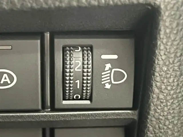 トヨタ ノア S－Z 秋田県 2024(令6)年 1.9万km アティチュードブラックマイカ ４WD/衝突軽減システム/LEDヘッドライト/両側パワースライドドア/純正メモリナビ（DVD/CD/BT/AM/FM）/フルセグ（走行中視聴不可能）/バックカメラ/トヨタ純正１６インチアルミ（夏タイヤ装着）/スマートキー/アイドリングストップ/プッシュスタート/クルーズコントロール追従走行あり/MTモード付AT/オートマチックハイビーム/コーナーセンサー/レーントレーシングアシスト/ステアリングスイッチ/前席シートヒーター/電動パーキングブレーキ/オートブレーキホールド機能/ビルトインETC/社外フロアマット/オートライト/ダブルオートエアコン/パワーステアリング/パワーウィンドウ/ヘッドライトレベライザー/横滑り防止/盗難防止装置/寒冷地仕様/電動格納ウィンカーミラー/保証書/取扱説明書/記録簿/スペアキー×１