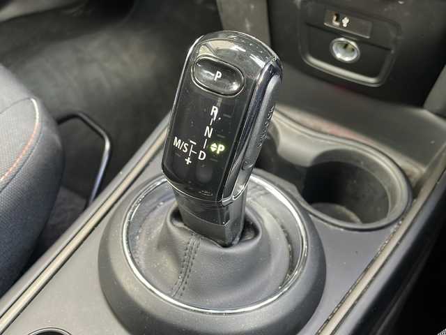 ＭＩＮＩ ＢＭＷ ミニ クロスオーバー クーパー D 神奈川県 2020(令2)年 3.4万km ライトブルー 純正ナビ/(FM/AM/BT/USB)/バックカメラ/ドライブレコーダー(前後)/アダプティブクルーズコントロール/パワーバッグドア/コーナーセンサー/ETC/ステアリングスイッチ/スペアキー/純正AW/取扱説明書