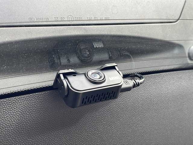 ＭＩＮＩ ＢＭＷ ミニ クロスオーバー クーパー D 神奈川県 2020(令2)年 3.4万km ライトブルー 純正ナビ/(FM/AM/BT/USB)/バックカメラ/ドライブレコーダー(前後)/アダプティブクルーズコントロール/パワーバッグドア/コーナーセンサー/ETC/ステアリングスイッチ/スペアキー/純正AW/取扱説明書