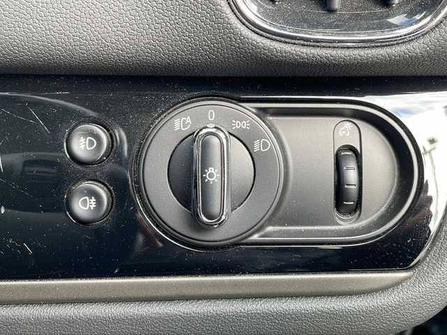 ＭＩＮＩ ＢＭＷ ミニ クロスオーバー クーパー D 神奈川県 2020(令2)年 3.4万km ライトブルー 純正ナビ/(FM/AM/BT/USB)/バックカメラ/ドライブレコーダー(前後)/アダプティブクルーズコントロール/パワーバッグドア/コーナーセンサー/ETC/ステアリングスイッチ/スペアキー/純正AW/取扱説明書