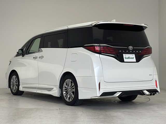 トヨタ アルファードハイブリット Z 愛知県 2024(令6)年 1.1万km プラチナホワイトパールマイカ 衝突軽減システム/モデリスタエアロ/純正ディスプレイオーディオ（ナビあり）/フリップダウンモニター/三眼LEDヘッドライト/全方位カメラ/両側パワースライドドア/Wサンルーフ/レーダークルーズコントロール/シートヒーター/エアシート/フルセグ/CD/DVD/Bluetooth/バックカメラ/電動リアゲート/パワーシート/コーナーセンサー/純正アルミホイール/ETC２．０/ブラインドスポットモニター/パドルシフト/ステアリングヒーター/インテリジェントミラー/リアオートエアコン/オートマチックハイビーム/置くだけ充電器/ドライブレコーダー