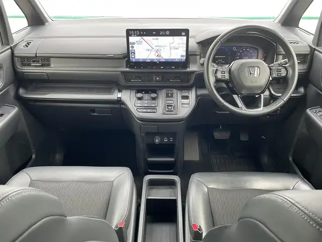 ホンダ ステップワゴン スパーダ eHEV 山梨県 2022(令4)年 6.5万km プラチナホワイトパール ワンオーナー/純正11型ナビ(BT/CD/DVD)/フルセグTV/パワースライドドア(両側)/パワーバックドア/バックカメラ/ビルトインETC/純正15.6型リア席モニター/渋滞追従機能付アダプティブクルーズコントロール/ソナーセンサー/ホンダセンシング/・衝突軽減ブレーキ/・誤発進抑制機能(前後)/・近距離衝突軽減ブレーキ/・歩行者事故低減ステアリング/・車線維持支援システム/・トラフィックジャムアシスト/・先行車発進お知らせ機能/・標識認識機能/・オートハイビーム/LEDヘッドランプ/デュアルオートエアコン/本革巻きステアリング/パドルシフト/合皮/撥水ファブリックコンビシート/前席シートヒーター/2列目キャプテンシート(オットマン付)/純正16インチアルミホイール/スマートキーシステム/禁煙車