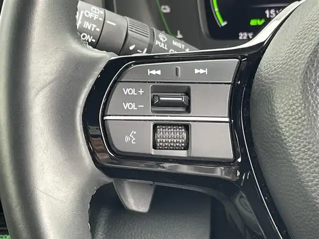 ホンダ ステップワゴン スパーダ eHEV 山梨県 2022(令4)年 6.5万km プラチナホワイトパール ワンオーナー/純正11型ナビ(BT/CD/DVD)/フルセグTV/パワースライドドア(両側)/パワーバックドア/バックカメラ/ビルトインETC/純正15.6型リア席モニター/渋滞追従機能付アダプティブクルーズコントロール/ソナーセンサー/ホンダセンシング/・衝突軽減ブレーキ/・誤発進抑制機能(前後)/・近距離衝突軽減ブレーキ/・歩行者事故低減ステアリング/・車線維持支援システム/・トラフィックジャムアシスト/・先行車発進お知らせ機能/・標識認識機能/・オートハイビーム/LEDヘッドランプ/デュアルオートエアコン/本革巻きステアリング/パドルシフト/合皮/撥水ファブリックコンビシート/前席シートヒーター/2列目キャプテンシート(オットマン付)/純正16インチアルミホイール/スマートキーシステム/禁煙車