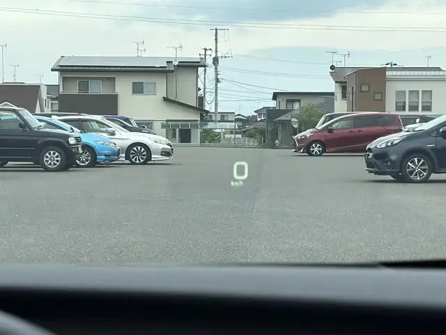 トヨタ プリウス Sセーフティプラス 大分県 2016(平28)年 5.4万km ホワイトパールクリスタルシャイン ・純正ナビ(CD.BT.SD.AUX)/・バックカメラ/・ヘッドアップディスプレイ/・レーダークルーズコントロール/・ワンセグテレビ/・プリクラッシュセーフティ/・ETC/・パーキングアシスト/・コーナーセンサー/・オートハイビーム/・ステアリングリモコン