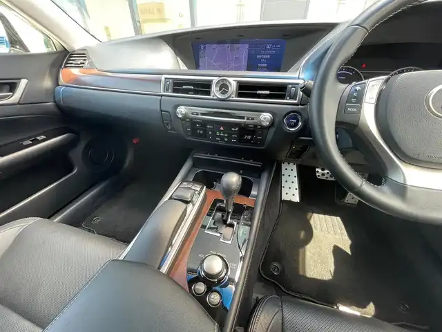 レクサス ＧＳ 450h Iパッケージ 石川県 2012(平24)年 7.1万km ホワイトパールクリスタルシャイン 純正ナビ/（Bluetooth/フルセグ/DVD）/バックカメラ/ビルドインETC/フロアマット/MTモード付AT/レザーシート/パワーシート/シートヒーター/エアシート/ローダウン/20インチ社外AW/LEDヘッドライト/フォグランプ/ウィンカーミラー/電格ミラー