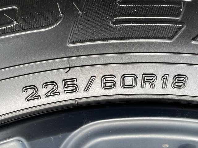 トヨタ ＲＡＶ４ アドベンチャー オフロードPKGⅡ 青森県 2022(令4)年 2.6万km スーパーホワイトⅡ 4WD/純正10.5インチディスプレイオーディオナビ/フルセグTV・Bluetooth・USB/OPパノラミックビューモニター/OPデジタルインナーミラー/OPパワーバックドア/黒合皮シート/前席エアシート・ヒーター/運転席パワーシート/ステアリングヒーター/セーフティセンス/プリクラッシュセーフティ/レーダークルーズコントロール/レーントレーシングアシスト/オートマチックハイビーム/ブラインドスポットモニター/前後コーナーセンサー/社外前後ドライブレコーダー/ビルトインETC2.0/純正フロアマット/トヨタアップグレードLEDヘッドランプ/LEDフォグランプ/専用ブリッジ型ルーフレール/専用サスペンション/専用18インチアルミ