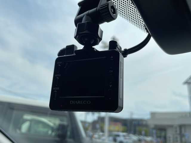 トヨタ ＲＡＶ４ アドベンチャー オフロードPKGⅡ 青森県 2022(令4)年 2.6万km スーパーホワイトⅡ 4WD/純正10.5インチディスプレイオーディオナビ/フルセグTV・Bluetooth・USB/OPパノラミックビューモニター/OPデジタルインナーミラー/OPパワーバックドア/黒合皮シート/前席エアシート・ヒーター/運転席パワーシート/ステアリングヒーター/セーフティセンス/プリクラッシュセーフティ/レーダークルーズコントロール/レーントレーシングアシスト/オートマチックハイビーム/ブラインドスポットモニター/前後コーナーセンサー/社外前後ドライブレコーダー/ビルトインETC2.0/純正フロアマット/トヨタアップグレードLEDヘッドランプ/LEDフォグランプ/専用ブリッジ型ルーフレール/専用サスペンション/専用18インチアルミ