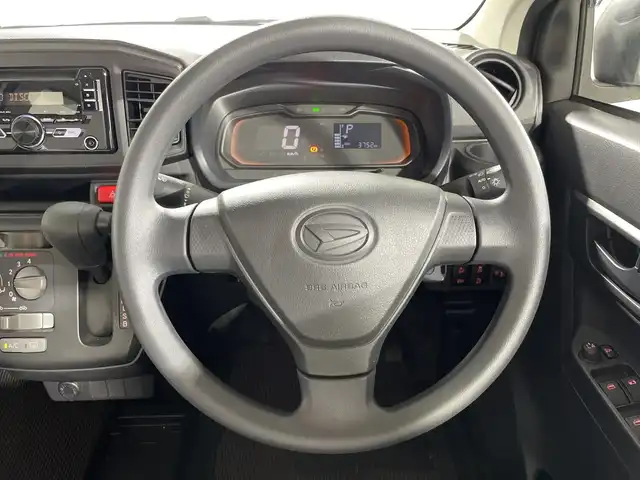 ダイハツ ミラ イース L SAⅢ 神奈川県 2021(令3)年 0.4万km スカイブルーメタリック スマートアシスト/・プリクラッシュセーフティ/・オートマチックハイビーム/オーディオ/・CD/AUX/AM/FM/アイドリングストップ機能/コーナーセンサー/ヘッドライトレベライザー/Autoライト/キーレス/純正フロアマット/純正ドアバイザー