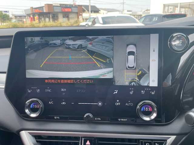 レクサス ＲＸ 350 Fスポーツ 三重県 2024(令6)年 1.1万km ホワイトノーヴァガラスフレーク メーカーオプション/・パノラマルーフ/・ブラックルーフレール/・オレンジブレーキキャリパー/・デジタルインナーミラー/・おくだけ充電/・寒冷地仕様/・アドバンスドパーク/・パーキングサポートブレーキ/・後席電動格納シート/・全席シートヒーター/・全席シートベンチレーション/・D/N席輻射ヒーター/セーフティシステムプラス/レクサスチームメイト/ブラインドスポットモニター/パーキングサポートブレーキ/1オーナー/4WD/ターボ/純正14型ディスプレイオーディオ/【ナビ/フルセグ/Bluetooth/USB/Miracast】/パノラミックビューモニター/ビルトインETC2.0/ヘッドアップディスプレイ/パドルシフト/ステアリングヒーター/レザー/ウルトラスエードコンビシート/全席パワーシート/パワーバックドア/オートライト/三眼フルLEDヘッドランプ/LEDフロントフォグランプ/プッシュスタート/スマートキー/スペアキー/純正フロアマット