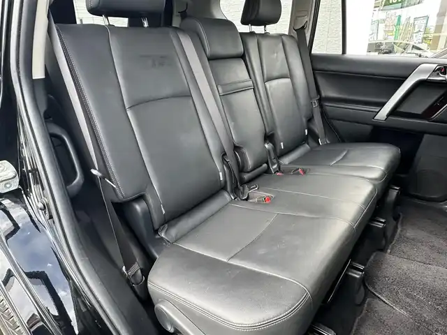 トヨタ ランドクルーザー プラド TX Lパッケージ 愛知県 2016(平28)年 8.3万km ブラック ワンオーナー/4WD/後席フリップダウンモニター/レザーシート/パワーシート/シートヒーター/横滑り防止/純正ビルトインETC/ドアミラーウィンカー/・オートライト/フォグランプ/フロントバンパー（モデリスタ）/保証書/取扱説明書