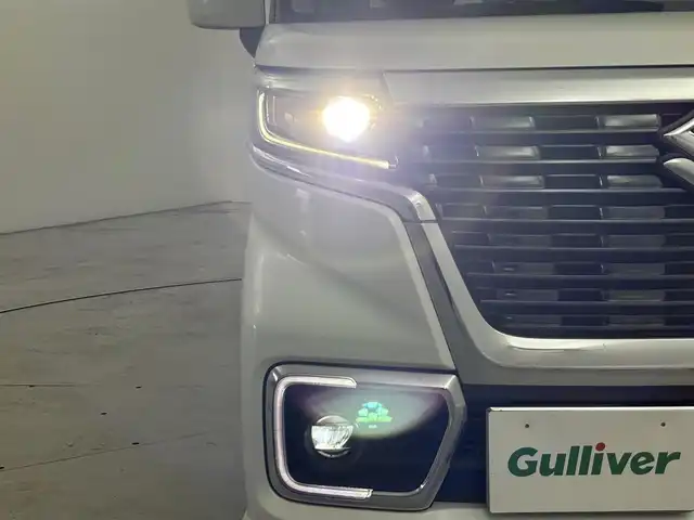スズキ スペーシア カスタム HYBRID XS ターボ 福岡県 2019(平31)年 5万km ピュアホワイトP 社外ナビ　/両側電動スライドドア　/衝突軽減システム　/バックカメラ　/クルーズコントロール　/シートベンチレーション　/コーナーセンサー　/盗難防止装置　/アイドリングストップ　/レーンアシスト　/ＥＴＣ　/横滑り防止