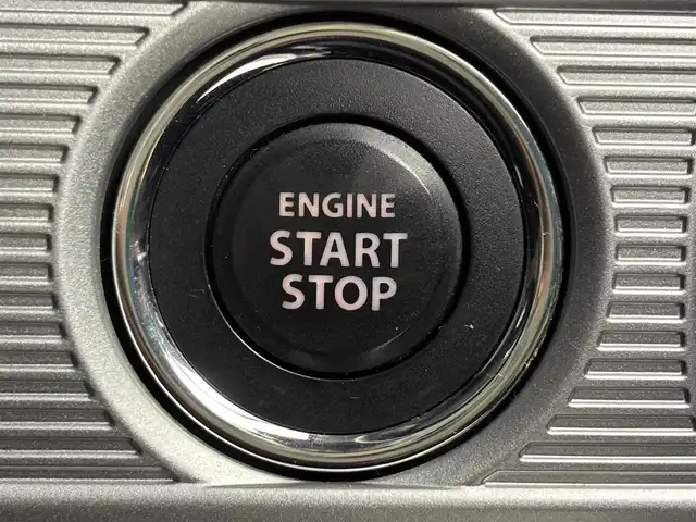 スズキ スペーシア カスタム HYBRID XS ターボ 福岡県 2019(平31)年 5万km ピュアホワイトP 社外ナビ　/両側電動スライドドア　/衝突軽減システム　/バックカメラ　/クルーズコントロール　/シートベンチレーション　/コーナーセンサー　/盗難防止装置　/アイドリングストップ　/レーンアシスト　/ＥＴＣ　/横滑り防止