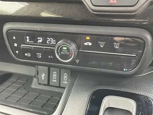 ホンダ Ｎ ＢＯＸ カスタム G L ターボ ホンダセンシング 愛知県 2017(平29)年 7.6万km ルナシルバーM ＳＤナビ/ＤＴＶ/ＣＤ／ＤＶＤ/ＢＴ/ＵＳＢ/Ｂカメラ/ＥＴＣ/両側パワースライドドア/ホンダセンシング/ステアリングスイッチ/純正１５インチＡＷ/クリアランスソナー/ハーフレザー/プッシュスタート/純正フロアマット