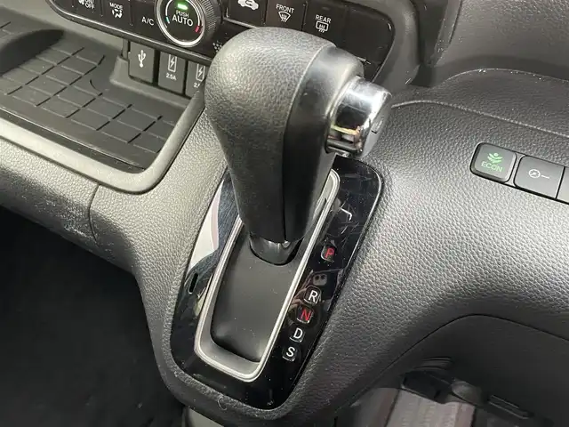 ホンダ Ｎ ＢＯＸ カスタム G L ターボ ホンダセンシング 愛知県 2017(平29)年 7.6万km ルナシルバーM ＳＤナビ/ＤＴＶ/ＣＤ／ＤＶＤ/ＢＴ/ＵＳＢ/Ｂカメラ/ＥＴＣ/両側パワースライドドア/ホンダセンシング/ステアリングスイッチ/純正１５インチＡＷ/クリアランスソナー/ハーフレザー/プッシュスタート/純正フロアマット