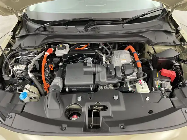ホンダ ヴェゼル ハイブリッド e:HEV Z 三重県 2021(令3)年 2.8万km サンドカーキパール /禁煙車//純正ディスプレイオーディオ//AM/FM/USB/Bluetooth/フルセグ/AndroidAuto/AppleCarPray//バックモニター//前席シートヒーター//ステアリングヒーター//レーダークルーズコントロール//ブラインドスポットモニター//パワーバックドア//ハーフレザーシート//ホンダセンシング//ワイヤレスチャージャー//オートライト//オートワイパー//スペアキー//純正18インチAW