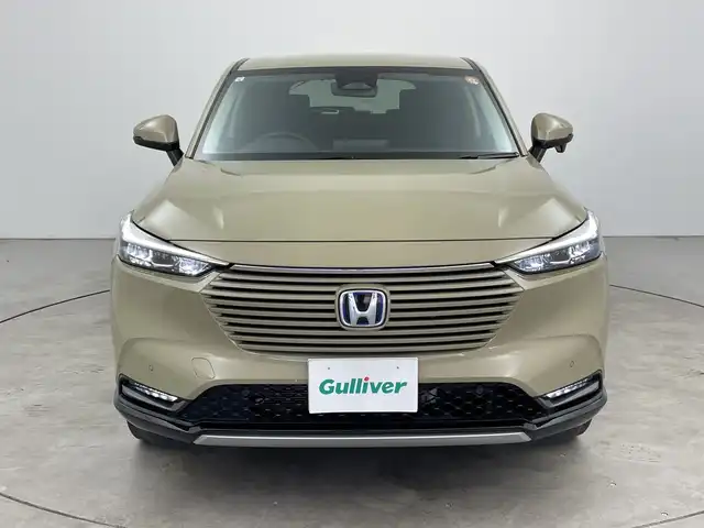 ホンダ ヴェゼル ハイブリッド e:HEV Z 三重県 2021(令3)年 2.8万km サンドカーキパール /禁煙車//純正ディスプレイオーディオ//AM/FM/USB/Bluetooth/フルセグ/AndroidAuto/AppleCarPray//バックモニター//前席シートヒーター//ステアリングヒーター//レーダークルーズコントロール//ブラインドスポットモニター//パワーバックドア//ハーフレザーシート//ホンダセンシング//ワイヤレスチャージャー//オートライト//オートワイパー//スペアキー//純正18インチAW