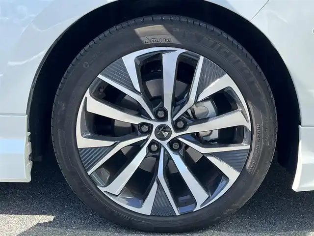 トヨタ アルファード Z 奈良県 2023(令5)年 1.2万km プラチナホワイトパールマイカ ワンオーナー/モデリスタフルエアロ/純正14インチディスプレイオーディオ/（TV/BT/AppleCarPlay/AndroidAuto)/純正12インチフリップダウンモニター/ツインムーンルーフ/レーダークルーズコントロール/パノラミックビューモニター/ブライドスポットモニター/プリクラッシュセーフティ/アドバンスパーク/ブラックレザーシート/両側パワースライドドア/電動リアゲート/運転席メモリーシート/全席パワーシート/全席シートヒーター、エアーシート/ステアリングヒーター/ヘッドアップディスプレイ/オートサンシェード/ワイヤレス充電/デジタルインナーミラー/ＥＴＣ2.0/純正前方ドライブレコーダー(TZ-D204)/モデリスタ20インチＡＷ/保証書/スペアキーＸ１