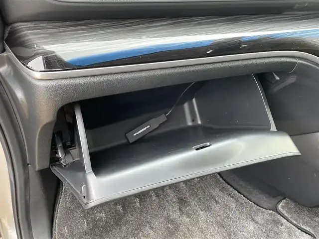 ホンダ オデッセイ ハイブリッド アブソルートセンシングEXパック 宮崎県 2017(平29)年 7.4万km スーパープラチナメタリック 〇純正MOPナビ/〇フルセグTV/〇両側パワースライドドア/〇バックカメラ/〇ビルトインETC/〇ドライブレコーダー/〇純正フリップダウンモニター/〇アダプティプクルーズコントロール/〇ホンダセンシング/〇ブラインドスポットインフォメーション/〇LEDヘッドランプ/〇オートライト/〇革巻きステアリングホイール/〇ハーフレザーシート/〇運転席パワーシート/〇社外18インチAWスタッドレス/〇スマートキーシステム/〇禁煙車