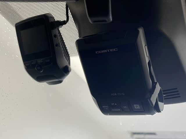 トヨタ シエンタ ハイブリッド G クエロ 沖縄県 2018(平30)年 3.7万km ホワイトパールクリスタルシャイン 純正ナビ/両側パワースライドドア/ＥＴＣ/トヨタセーフティセンス/プッシュスタート/スマートキー/クルーズコントロール/ハーフレザーシート/シートヒーター/ＬＥＤヘッドライト/オートライト/純正ドアバイザー/純正フロアマット/電動格納ウィンカーミラー/革巻きステアリング