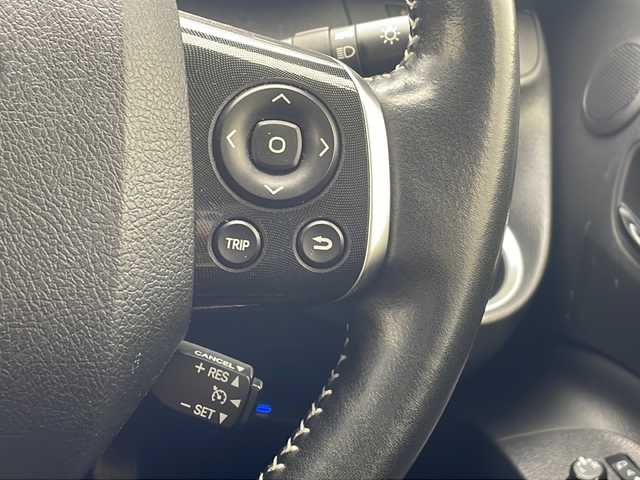 トヨタ シエンタ ハイブリッド G クエロ 沖縄県 2018(平30)年 3.7万km ホワイトパールクリスタルシャイン 純正ナビ/両側パワースライドドア/ＥＴＣ/トヨタセーフティセンス/プッシュスタート/スマートキー/クルーズコントロール/ハーフレザーシート/シートヒーター/ＬＥＤヘッドライト/オートライト/純正ドアバイザー/純正フロアマット/電動格納ウィンカーミラー/革巻きステアリング