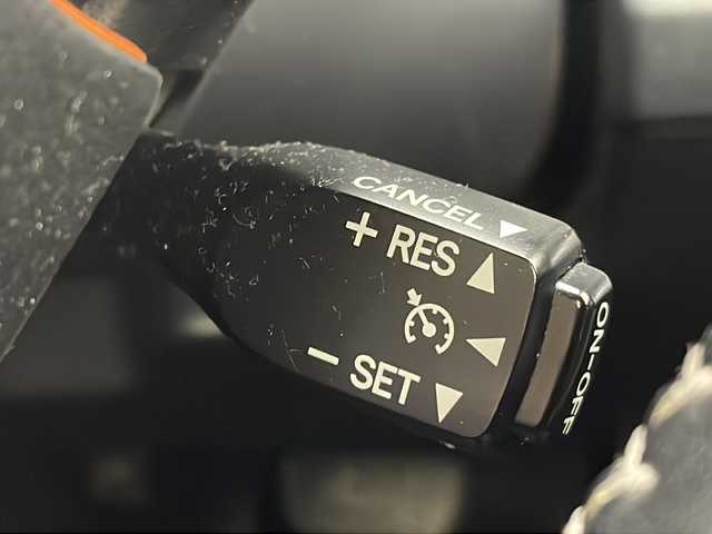 トヨタ シエンタ ハイブリッド G クエロ 沖縄県 2018(平30)年 3.7万km ホワイトパールクリスタルシャイン 純正ナビ/両側パワースライドドア/ＥＴＣ/トヨタセーフティセンス/プッシュスタート/スマートキー/クルーズコントロール/ハーフレザーシート/シートヒーター/ＬＥＤヘッドライト/オートライト/純正ドアバイザー/純正フロアマット/電動格納ウィンカーミラー/革巻きステアリング