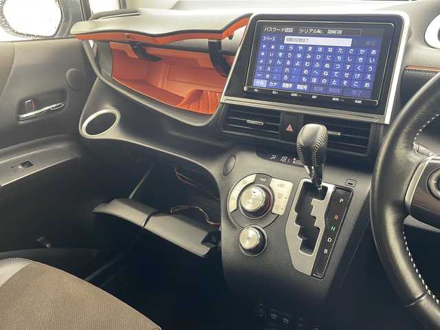 トヨタ シエンタ ハイブリッド G クエロ 沖縄県 2018(平30)年 3.7万km ホワイトパールクリスタルシャイン 純正ナビ/両側パワースライドドア/ＥＴＣ/トヨタセーフティセンス/プッシュスタート/スマートキー/クルーズコントロール/ハーフレザーシート/シートヒーター/ＬＥＤヘッドライト/オートライト/純正ドアバイザー/純正フロアマット/電動格納ウィンカーミラー/革巻きステアリング