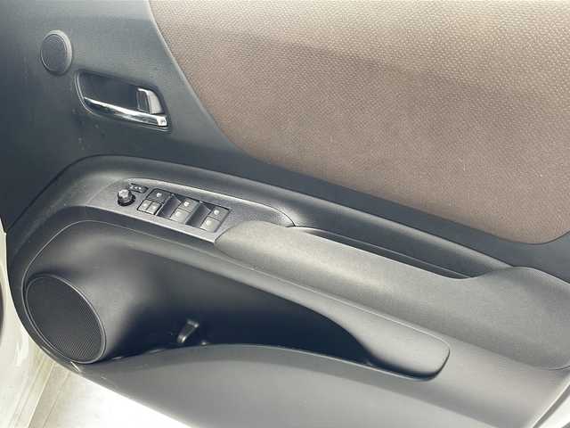 トヨタ シエンタ ハイブリッド G クエロ 沖縄県 2018(平30)年 3.7万km ホワイトパールクリスタルシャイン 純正ナビ/両側パワースライドドア/ＥＴＣ/トヨタセーフティセンス/プッシュスタート/スマートキー/クルーズコントロール/ハーフレザーシート/シートヒーター/ＬＥＤヘッドライト/オートライト/純正ドアバイザー/純正フロアマット/電動格納ウィンカーミラー/革巻きステアリング