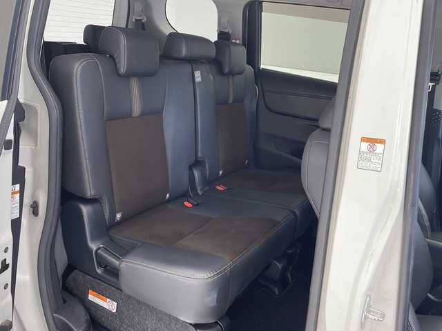 トヨタ シエンタ ハイブリッド G クエロ 沖縄県 2018(平30)年 3.7万km ホワイトパールクリスタルシャイン 純正ナビ/両側パワースライドドア/ＥＴＣ/トヨタセーフティセンス/プッシュスタート/スマートキー/クルーズコントロール/ハーフレザーシート/シートヒーター/ＬＥＤヘッドライト/オートライト/純正ドアバイザー/純正フロアマット/電動格納ウィンカーミラー/革巻きステアリング