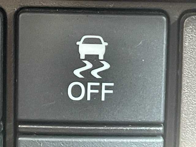 ホンダ Ｎ ＢＯＸ L 茨城県 2022(令4)年 3.2万km プラチナホワイトパール 純正ナビ　/衝突軽減システム　/パワースライドドア　/バックカメラ　/コーナーセンサー前後　/ＬＥＤヘッドライト　/アイドリングストップ　/レーダークルーズコントロール　/電動格納ミラー　/ＥＴＣ　/オートライト