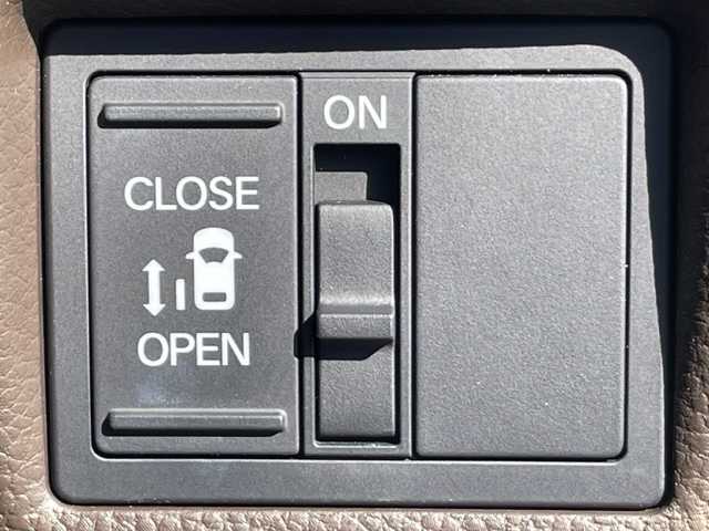 ホンダ Ｎ ＢＯＸ L 茨城県 2022(令4)年 3.2万km プラチナホワイトパール 純正ナビ　/衝突軽減システム　/パワースライドドア　/バックカメラ　/コーナーセンサー前後　/ＬＥＤヘッドライト　/アイドリングストップ　/レーダークルーズコントロール　/電動格納ミラー　/ＥＴＣ　/オートライト