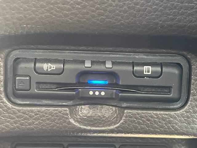 ホンダ Ｎ ＢＯＸ L 茨城県 2022(令4)年 3.2万km プラチナホワイトパール 純正ナビ　/衝突軽減システム　/パワースライドドア　/バックカメラ　/コーナーセンサー前後　/ＬＥＤヘッドライト　/アイドリングストップ　/レーダークルーズコントロール　/電動格納ミラー　/ＥＴＣ　/オートライト